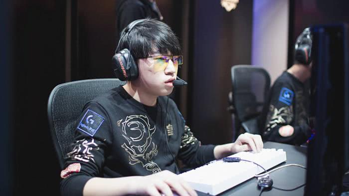 上占据统治 上占据统治